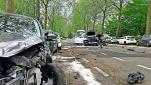 Neun Autos beteiligt: Schwangere Frau   bei Unfall in Lahr schwer verletzt